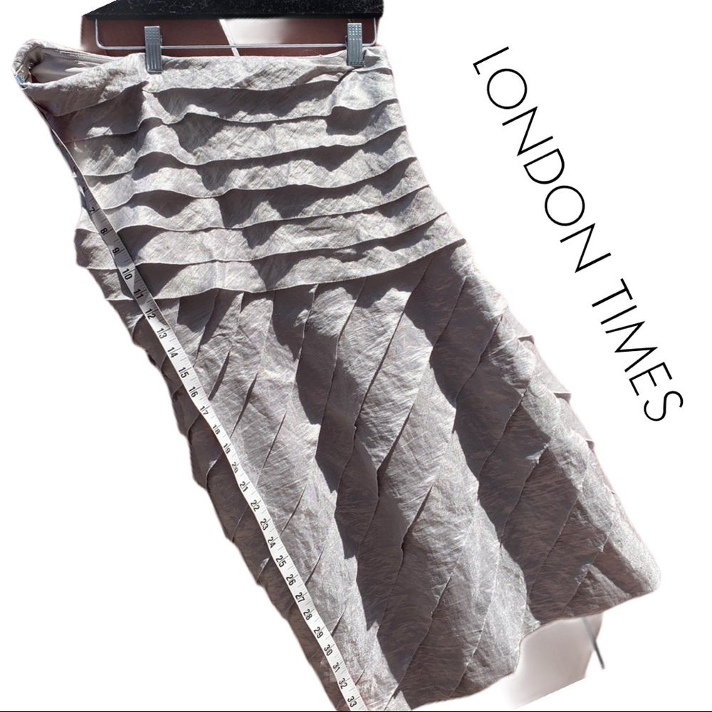 🤩HP⭐️London Times Slvr Tiered Sheath Dress 14P - Picture 2 of 10